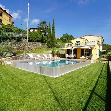 Villa Expansive Estate With Modern Stylish Ambiance La Spezia